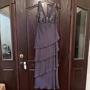 Elegant Gray Sleeveless Dress size 14
